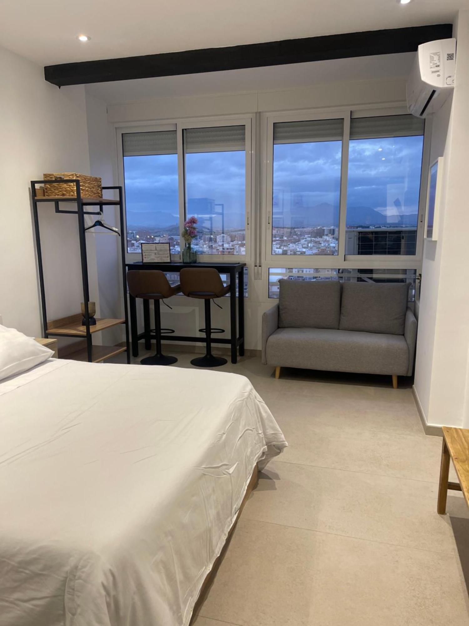 Sky Views Studio In City Centre Alicante Extérieur photo
